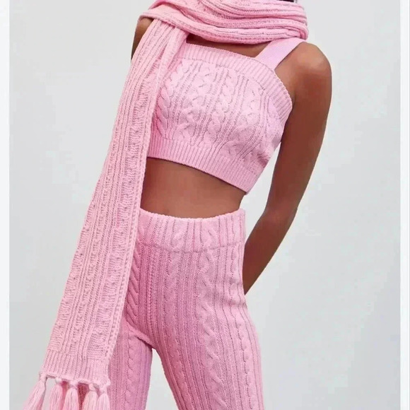 Forever 21 Pink Sweater Top - Picture 2 of 9